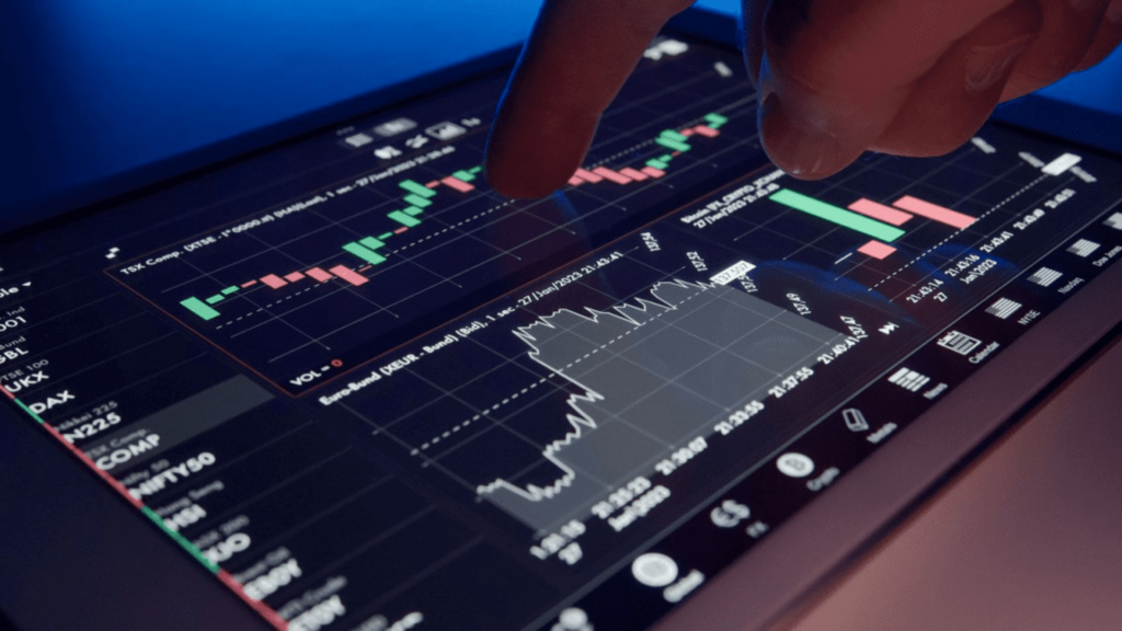 Aptos Slows Down – Smart Investors Turn to Uniswap and VC Spectra
