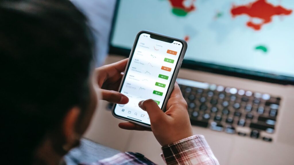 Whales are accumulating Arbitrum (ARB) and Avorak (AVRK)