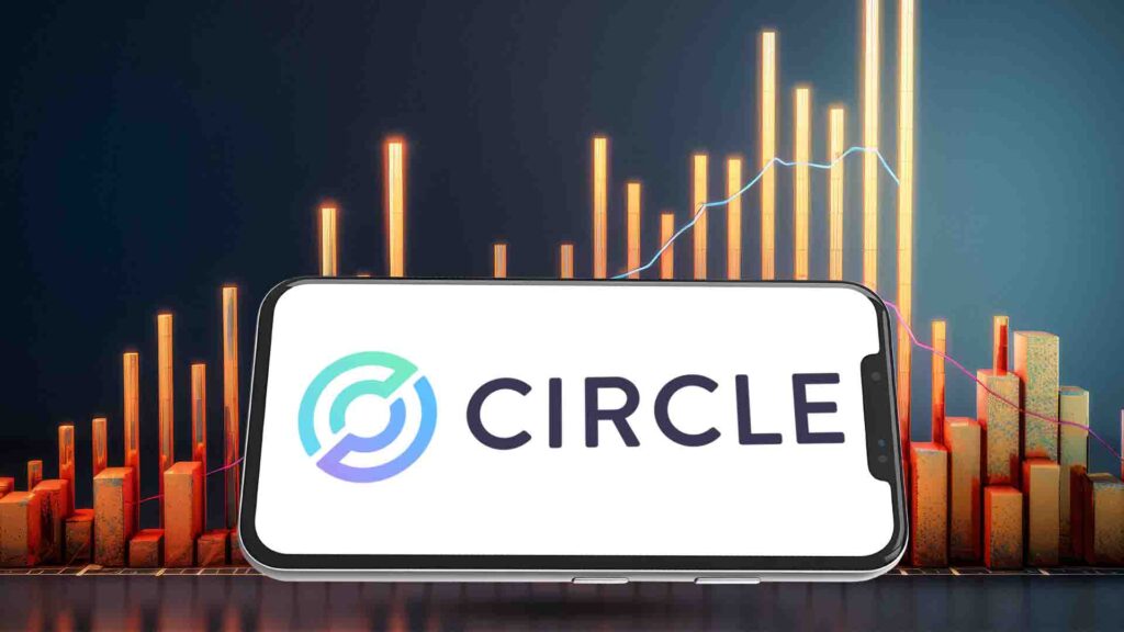 Circle Stock Price Forecast as the GENIUS Act Passes: Buy or Sell?