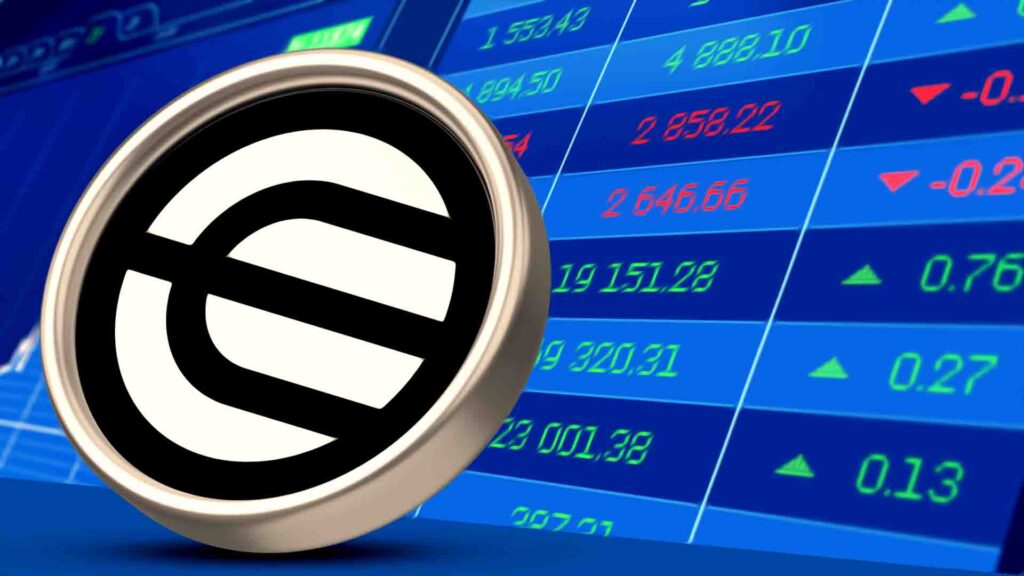 Worldcoin Soars 117%, Analysts Eye Altcoin Breakouts Next